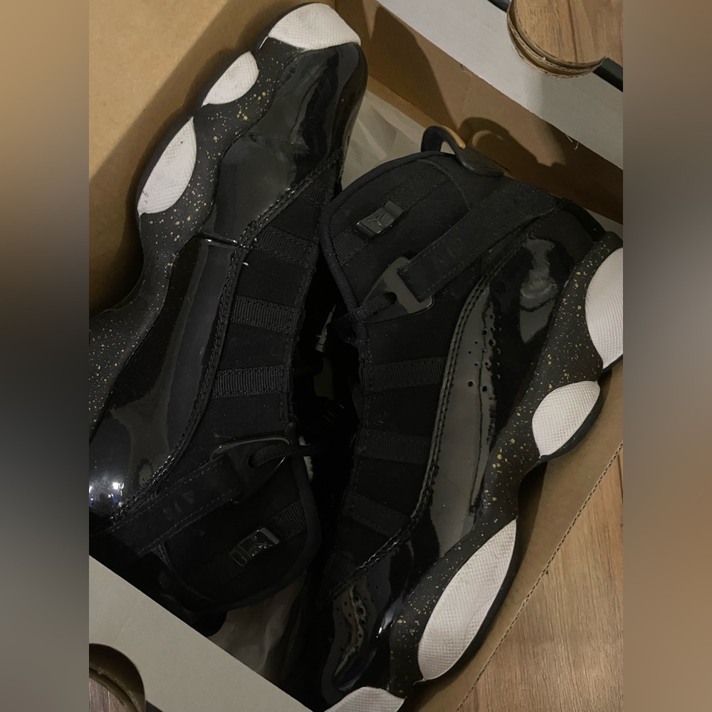 Jordan 6 Rings, size 6.5Y, black/metallic gold-white